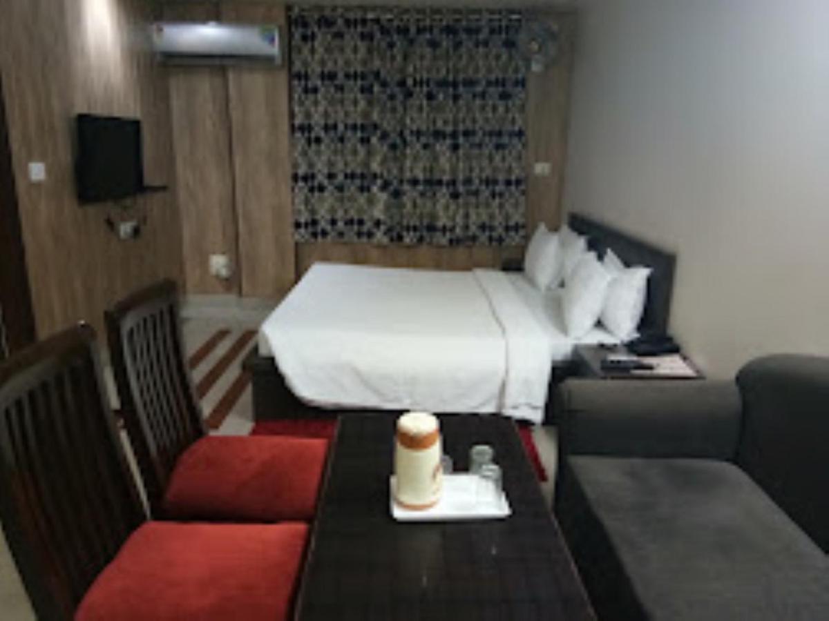 Hotel Shelter Inn,Chhatarpur Buitenkant foto